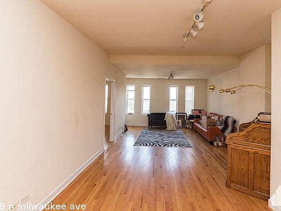 4th image of 1538 N Milwaukee Ave #826