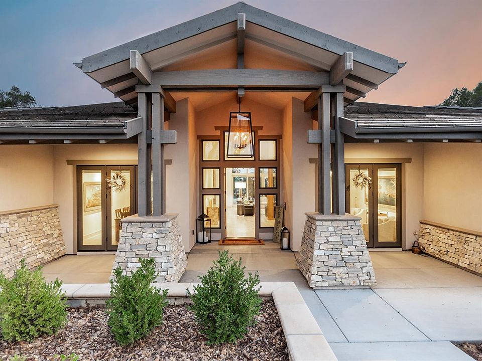 1st image of 300 Bronzino Ct