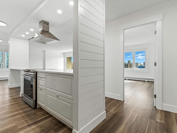 3rd image of 9737 112th St NW #1203