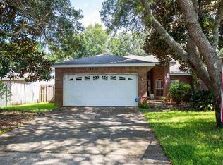 172 Kevin Dr, Gulf Breeze, FL 32561