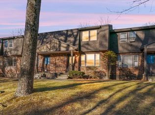 27 Midridge Cir #27, Londonderry, NH 03053