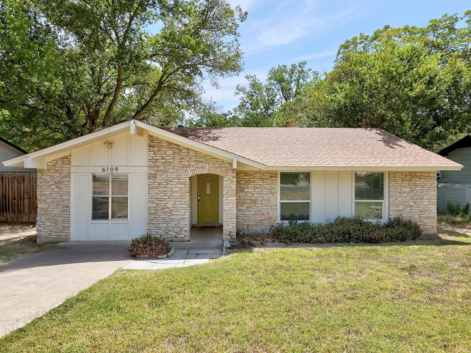 4 bed, 2.0 bath, 1270 sqft, $2,500 — Photo 2