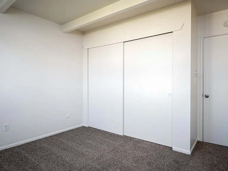 The Scholls Apartments — Photo 8
