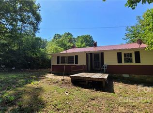 121 Old River Rd, Marion, NC 28752