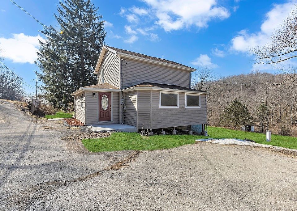 1st image of 589 Pine Run Rd