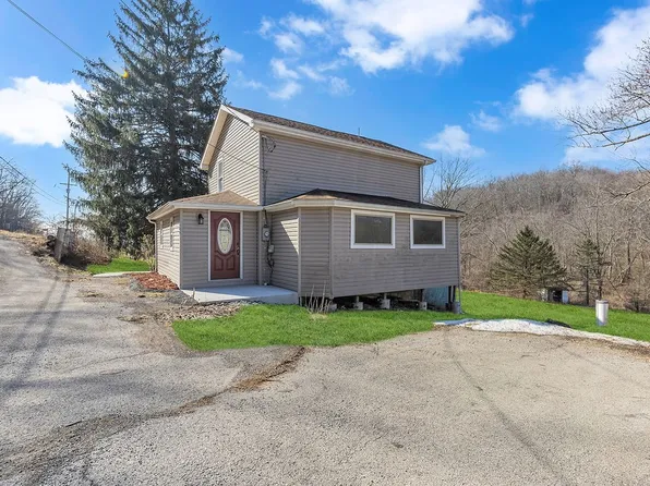 589 Pine Run Rd, Freedom, PA 15042