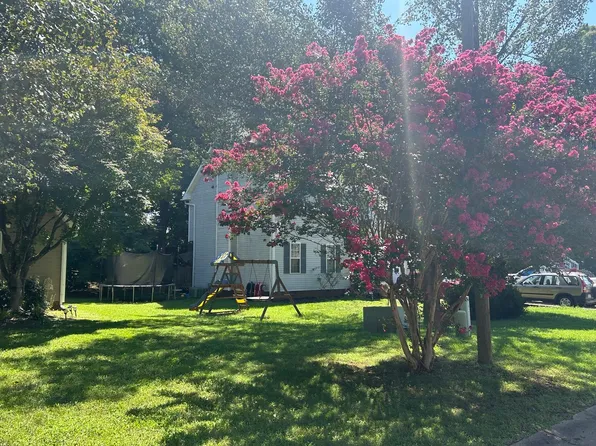 1649 Harper Spring Dr, Clemmons, NC 27012