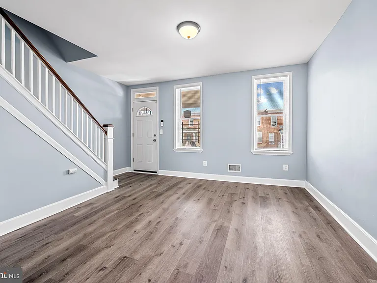 3339 Elmora Ave — Photo 6