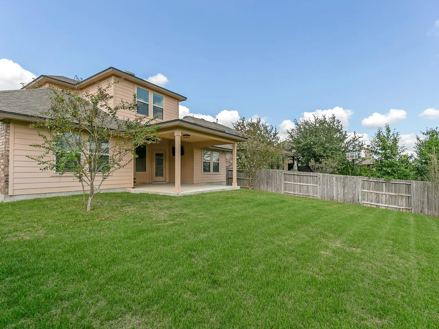3 bed, 2138 sqft, $3,000 — Photo 4