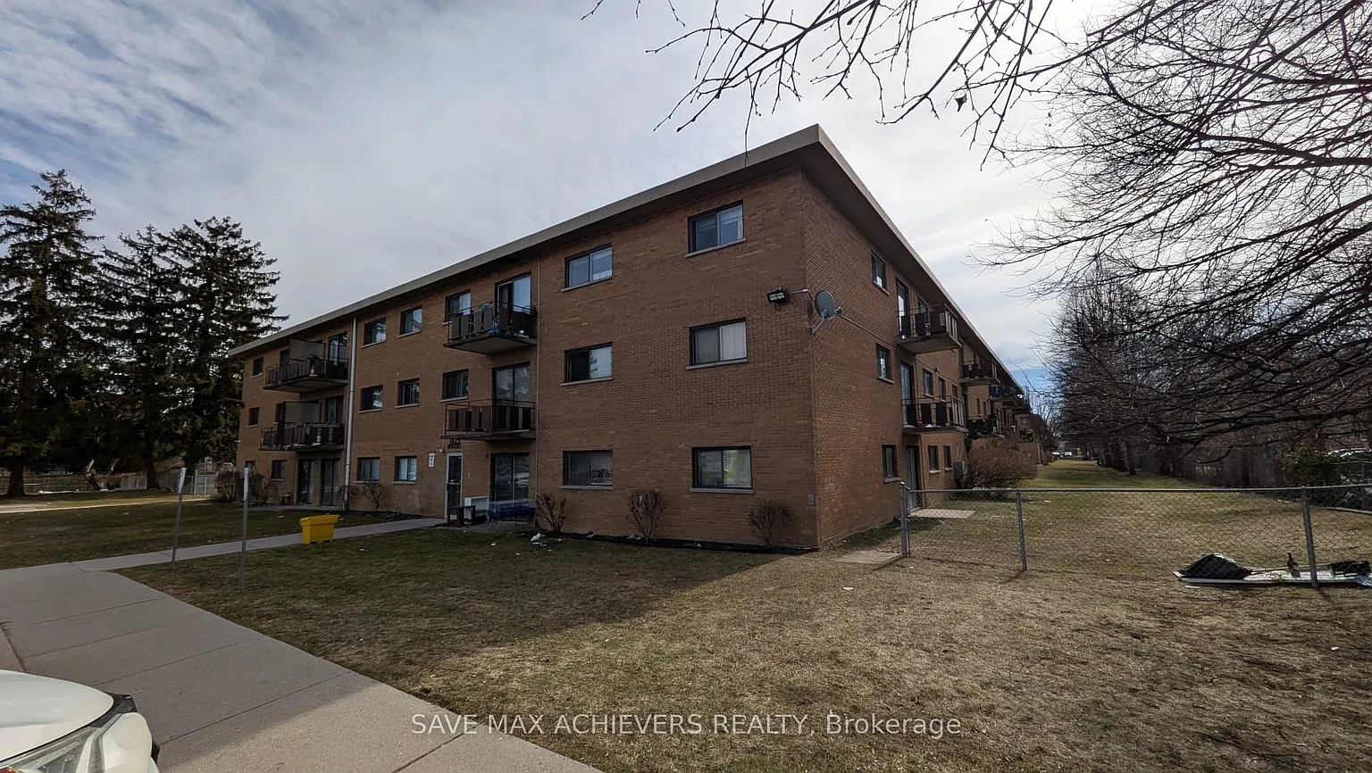 1825 Whitney St #105 photo 1