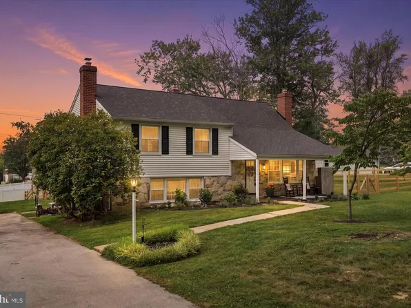 622 Deaver Dr, Blue Bell, PA 19422