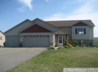 385 Horizon Dr, Le Center, MN 56057
