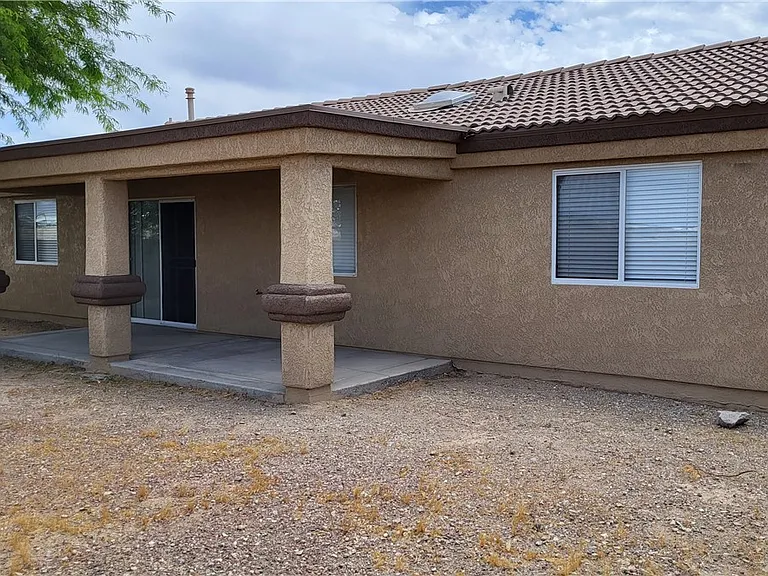 2105 E Crystal Dr — Photo 15