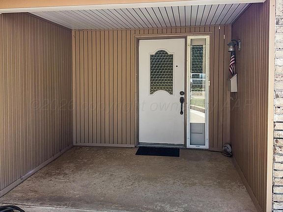 4th image of 1511 Canyon Dr