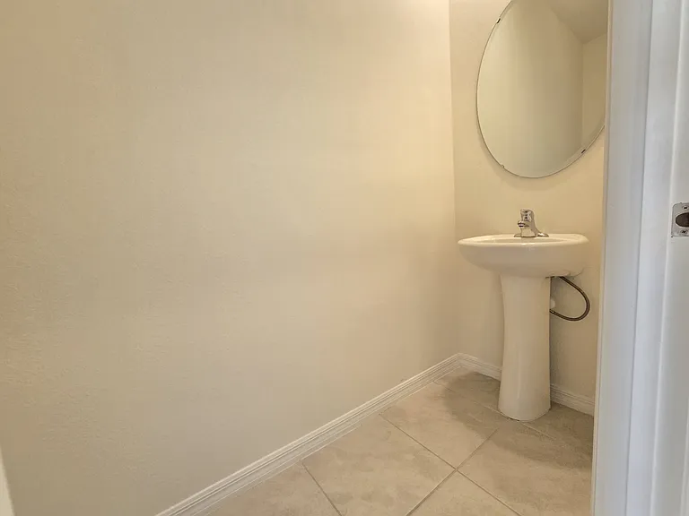 1242 Lido Dr — Photo 9