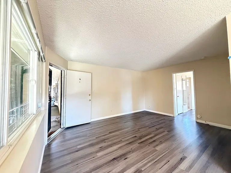 2211 San Antonio Ave — Photo 11