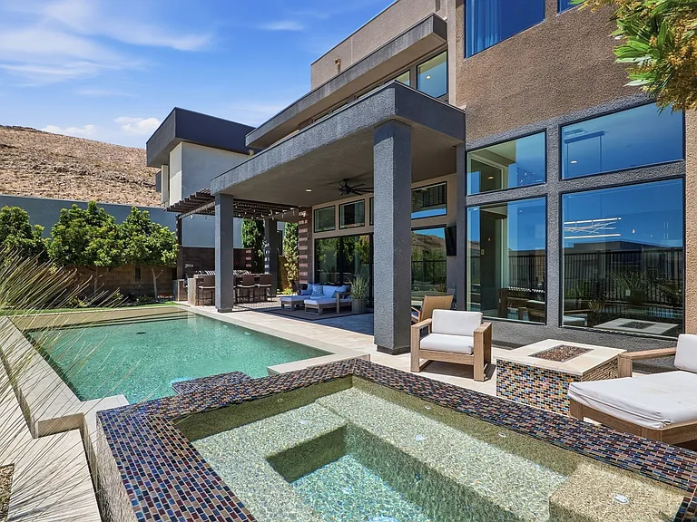 #GuardianRealty 10941 Earth Hues Summerlin Luxury Home Rental hot tub pool_06232026