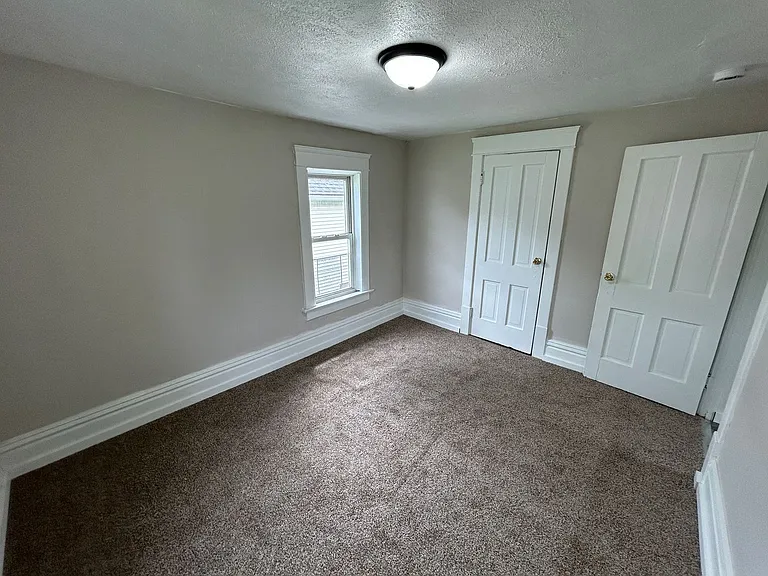 109 Kent Ct — Photo 23