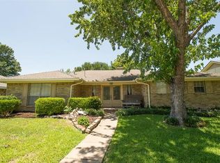 629 Country View Ln, Garland, TX 75043