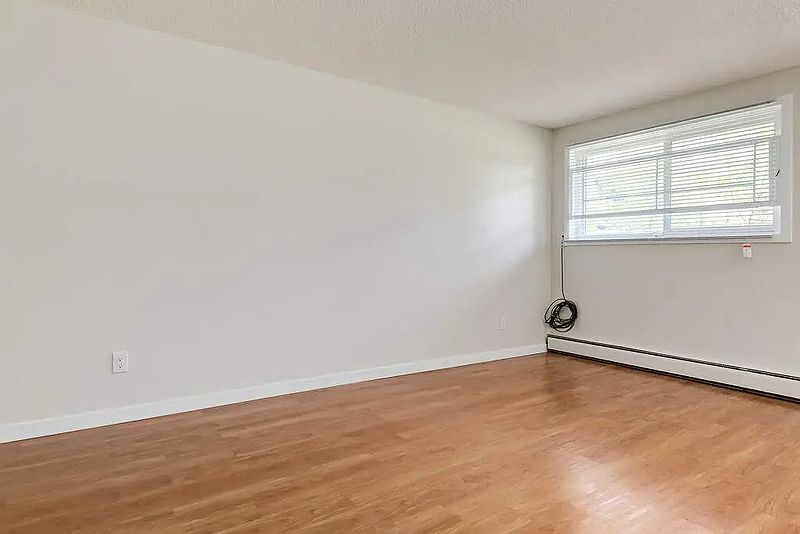 Edmonton Apartment for rent - 2 Bedrooms — photo 7
