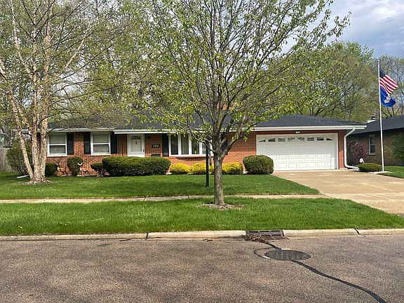 2nd image of 1312 Royal Dr