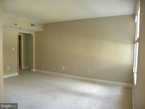 4th image of 604 Bashford Ln Unit 2113