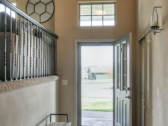 4th image of 4702 N 173rd Cir