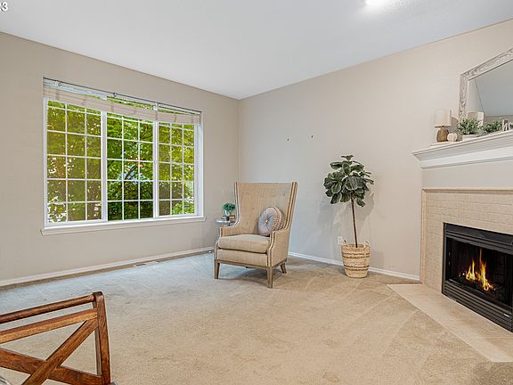 3rd image of 1164 SE Alika Ave