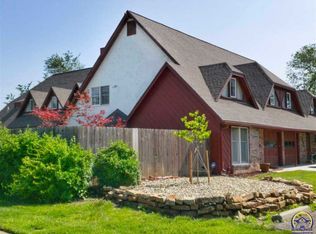 2906 SW Arrowhead Rd, Topeka, KS 66614