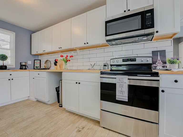 1050 N Pkwy #105 — Photo 29