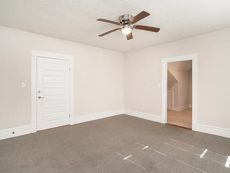 1219 Grace Ave #3 — Photo 8