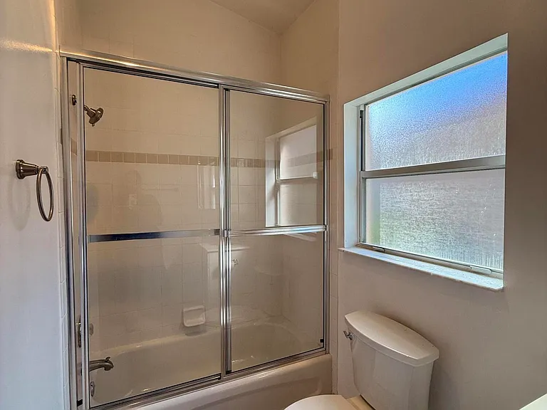 633 NW Whitfield Way — Photo 8