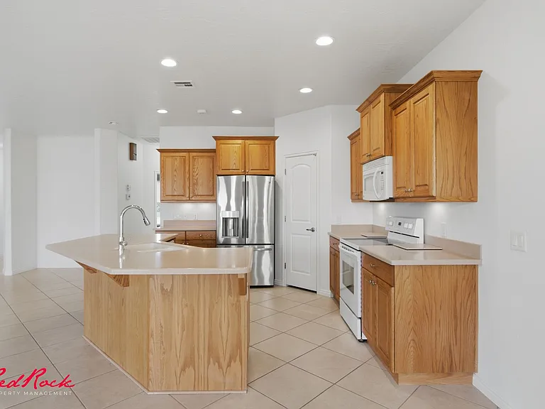 1546 Morane Manor Dr — Photo 9