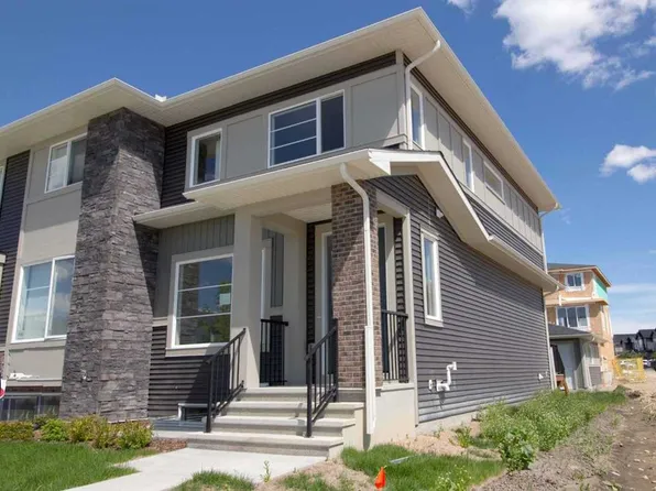 302 W Sundown Rd, Cochrane, AB T4C 2T2