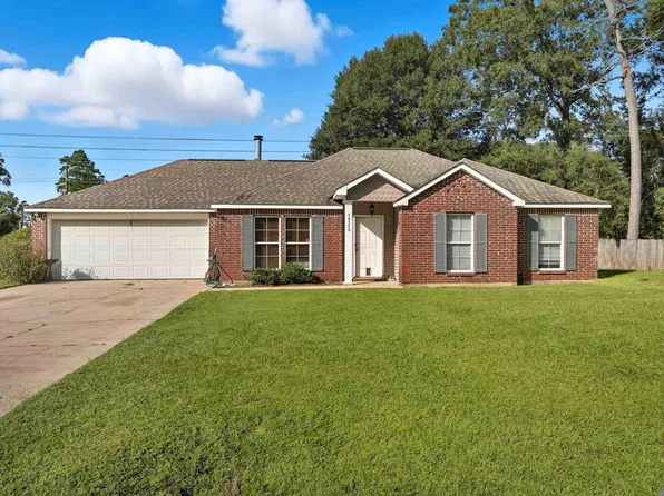 34320 Woodland Trl, Denham Springs, LA 70706
