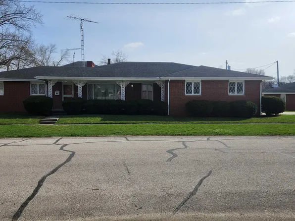 301 W 1st St, Albany, IN 47320