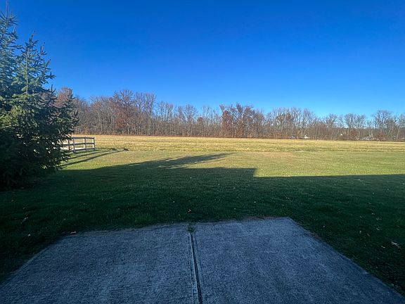3rd image of 758 Brickyard Dr