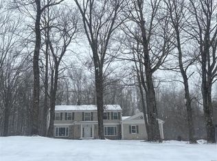 12207 S Wintergreen Dr, Chardon, OH 44024