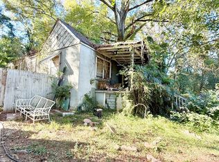 5596 Lakeside Dr, Union City, GA 30291