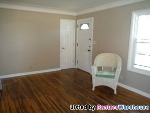 3rd image of 3239 Stinson Blvd