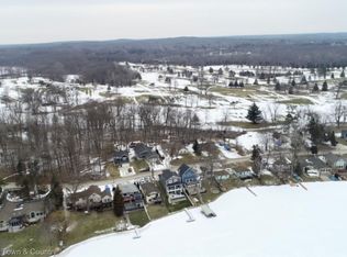 3252 Rush Lake Rd, Pinckney, MI 48169