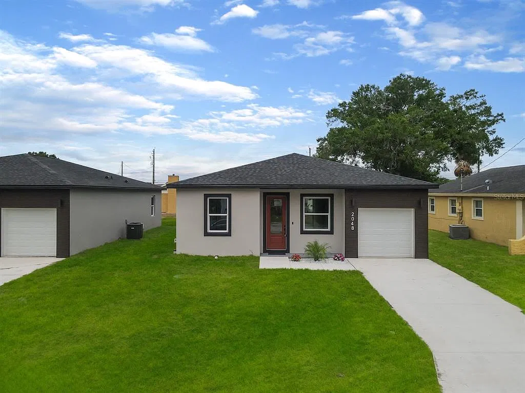 3 bed, 2.0 bath, 1303 sqft, $2,500 — Photo 1