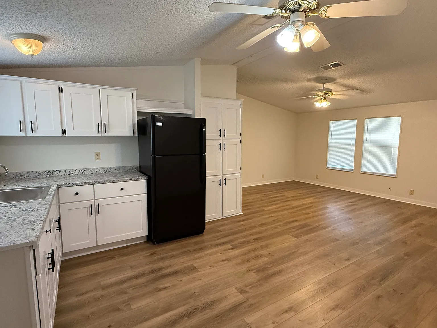 5045 N Dewey Way — Photo 3
