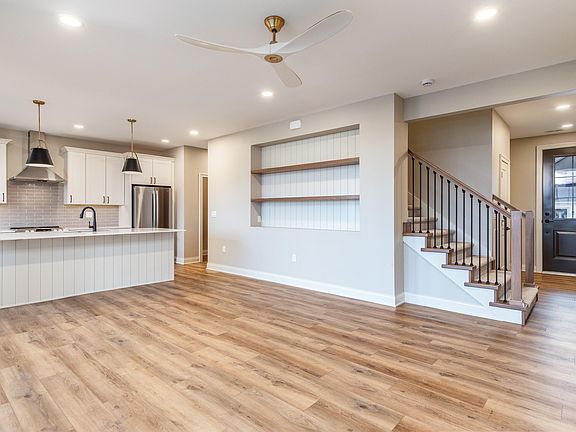 4th image of 2113 Lacey Dr