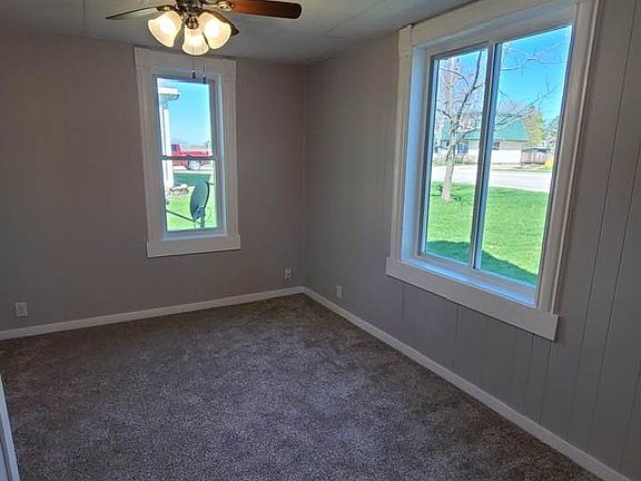 3rd image of 301 Spring St