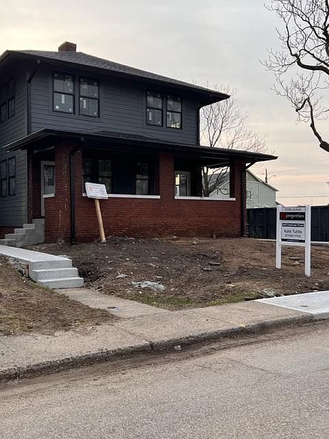 1615 Bellefontaine is the south unit.