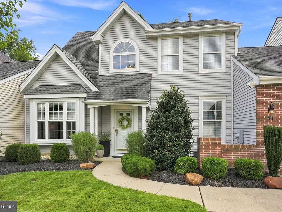 1st image of 54 Fieldcrest Dr