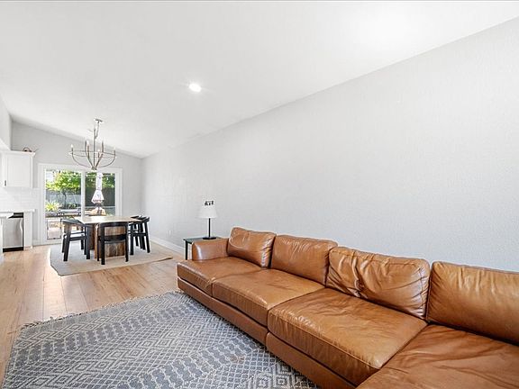 5th image of 103 Petrilli Cir