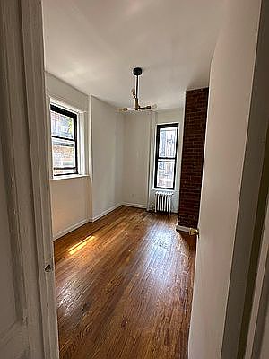1st image of 402 W 46th St APT 3E