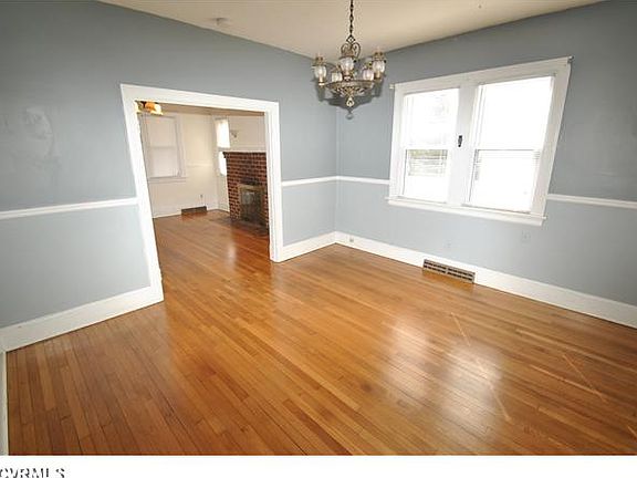 4th image of 1008 Lakeside Blvd